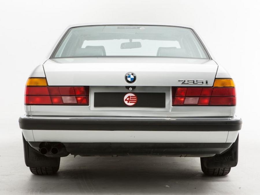  BMW 735i 1986 года  (UK) (фото 8 из 9)